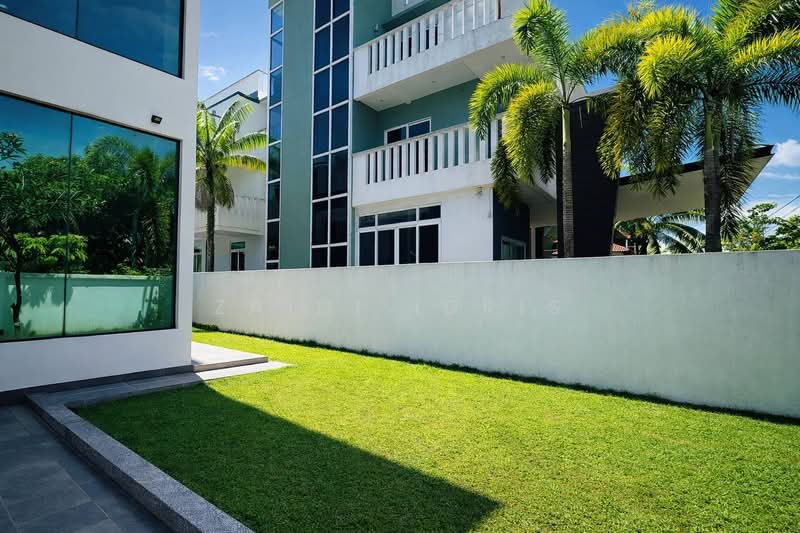 Bungalow for Sale in Subang Jaya (Selangor) - Zaidi Idris - Exterior - PropertyGuru.com.my