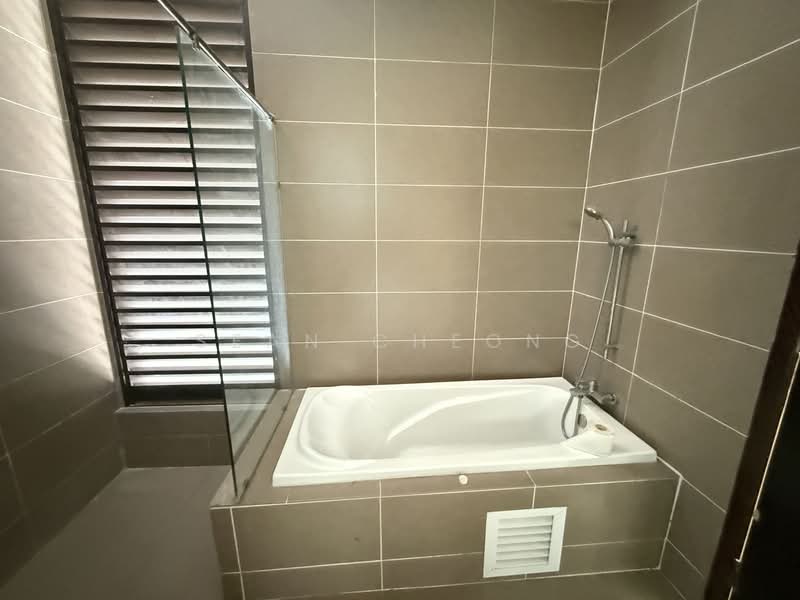 Semi-Detached House for Sale in Putra Heights (Subang Jaya) - Sean Cheong - Bathroom - PropertyGuru.com.my