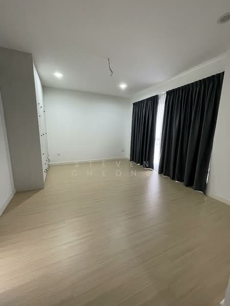 2-storey Terraced House for Sale in Denai Alam (Shah Alam) - Steven Cheong - Master bedroom - PropertyGuru.com.my