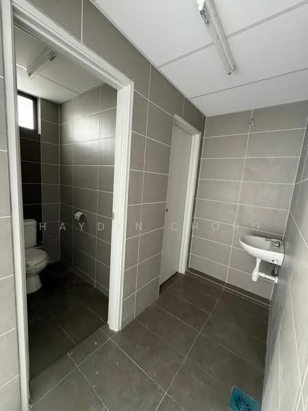 Terrace Factory for Rent in Taman Lagenda Putra (Kulai) - Hayden Chong - Bathroom - PropertyGuru.com.my