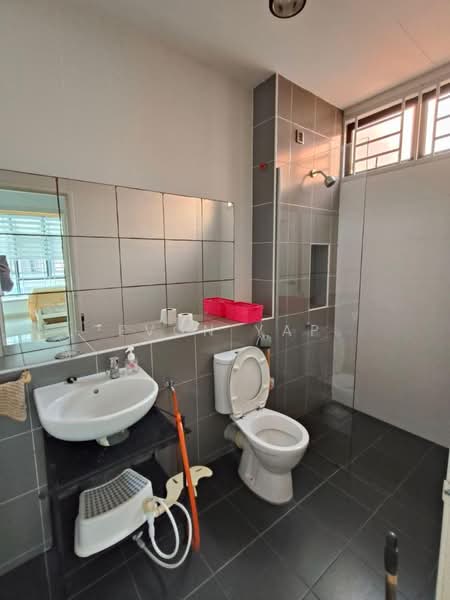 Rumah Kluster untuk Dijual di Taman Setia Indah (Tebrau) - Evon Yap - Bathroom - PropertyGuru.com.my