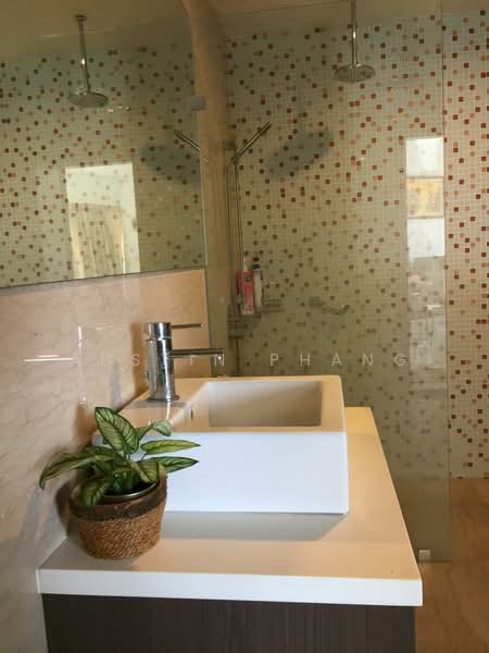 Regalia Residence untuk Untuk Disewa - RM 1,800 /bulan, Mac 2026 - Bathroom - PropertyGuru.com.my