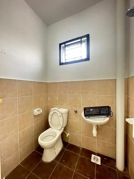 3-storey Terraced House for Sale in Gelang Patah (Johor) - Jay Pun - Bathroom - PropertyGuru.com.my