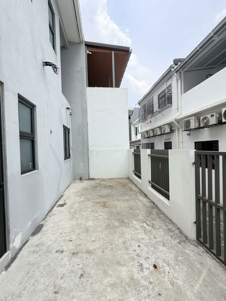 3-storey Terraced House for Sale in Taman Puncak Jalil (Seri Kembangan) - Tey Siew Zing - Exterior - PropertyGuru.com.my