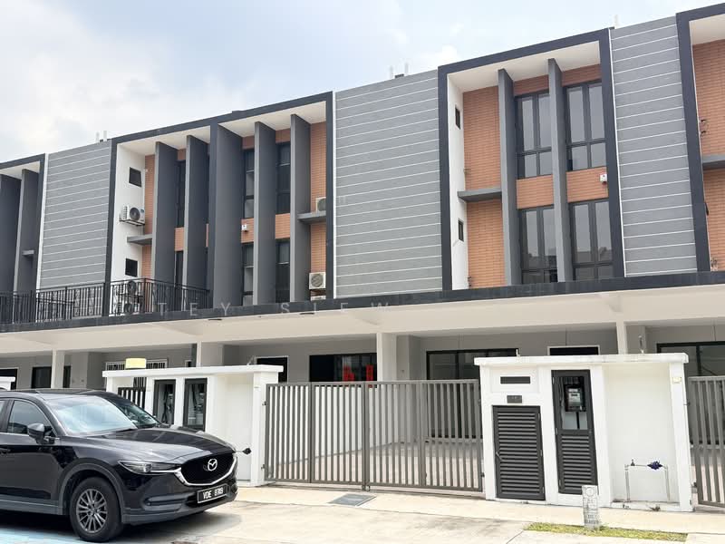 3-storey Terraced House for Sale in Taman Puncak Jalil (Seri Kembangan) - Tey Siew Zing - Exterior - PropertyGuru.com.my