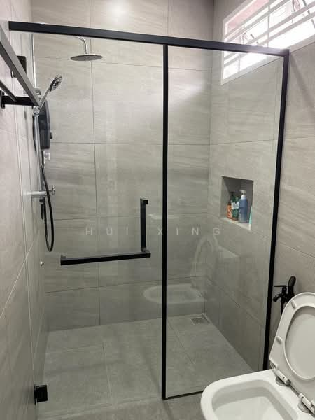 Semi-Detached House for Sale in Taman Brown (Gelugor) - Hui Xing - Bathroom - PropertyGuru.com.my