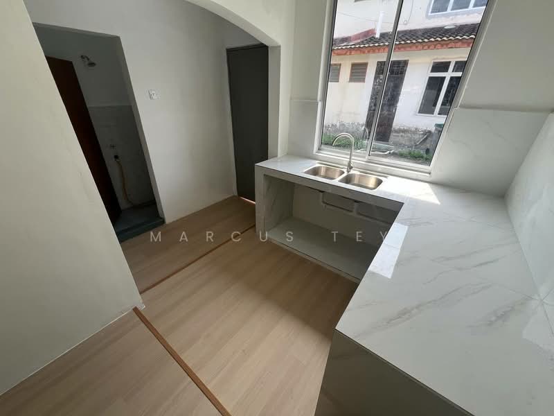 2-storey Terraced House for Sale in Bandar Putra (Kulai) - Marcus Tey - Kitchen - PropertyGuru.com.my