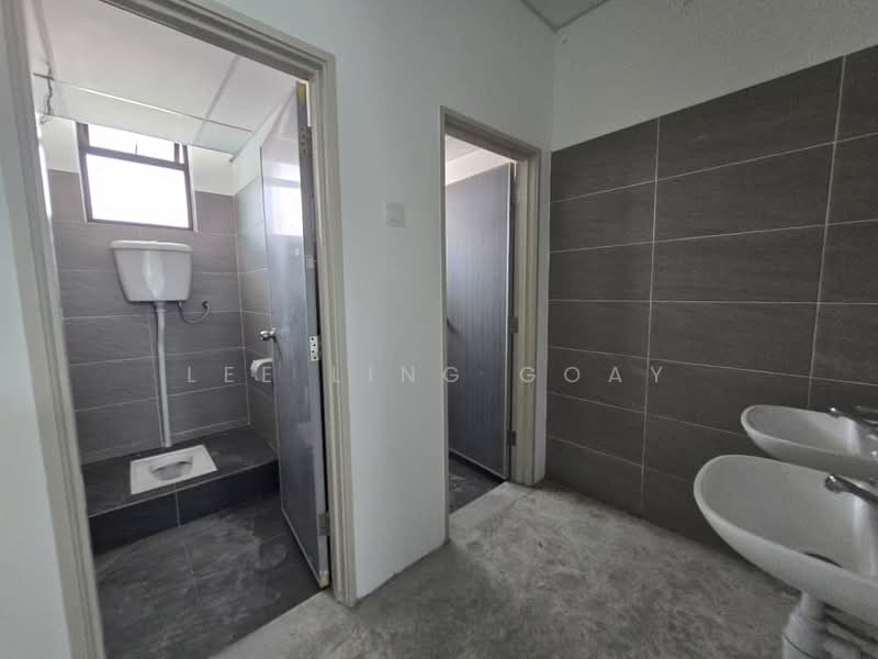 Shop / Office for Rent in Ulu Tiram (Johor) - Lee Ling Goay - Bathroom - PropertyGuru.com.my