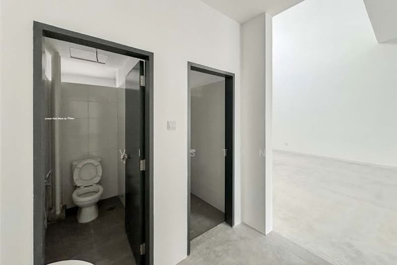 Terrace Factory for Sale in Eco Business Park V (Puncak Alam) - Vitas Tan - Bathroom - PropertyGuru.com.my