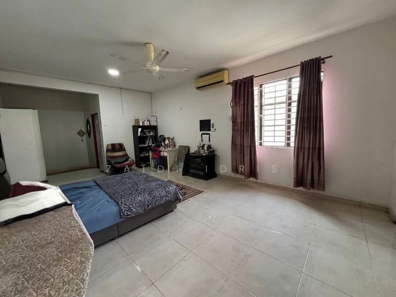 Bungalow for Sale in Shah Alam (Selangor) - Zaidi Idris - Bedroom - PropertyGuru.com.my