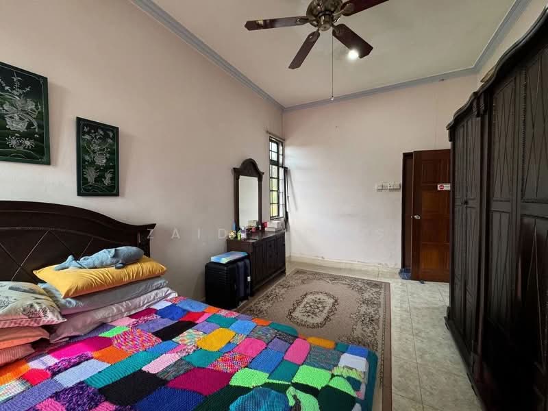 Bungalow for Sale in Shah Alam (Selangor) - Zaidi Idris - Bedroom - PropertyGuru.com.my