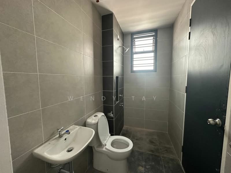 BANDAR PUTRA KULAI (4E02 SONATIA 2) untuk Untuk Disewa - RM 2,200 /bulan, Mac 2026 - Bathroom - PropertyGuru.com.my