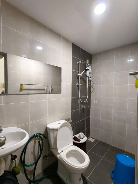 Kondominium untuk Disewa di Residensi Desa Satumas - Alps Tan - Bathroom - PropertyGuru.com.my