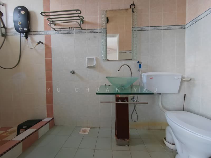 2-storey Terraced House for Sale in Batu Berendam (Melaka) - Yu Chuan Yau - Bathroom - PropertyGuru.com.my