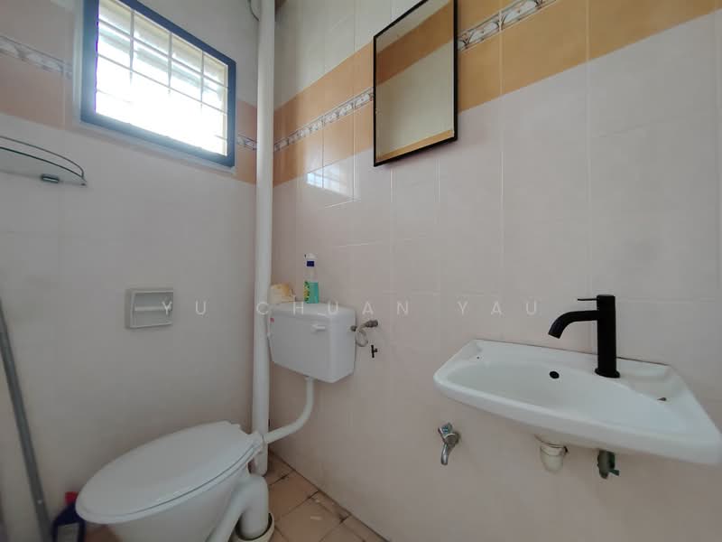2-storey Terraced House for Sale in Batu Berendam (Melaka) - Yu Chuan Yau - Bathroom - PropertyGuru.com.my