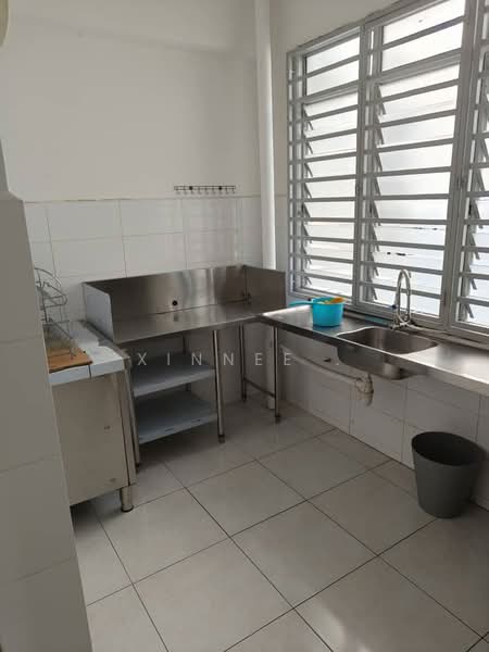 Halaman Kristal untuk Untuk Disewa - RM 1,300 /bulan, Mac 2026 - Kitchen - PropertyGuru.com.my