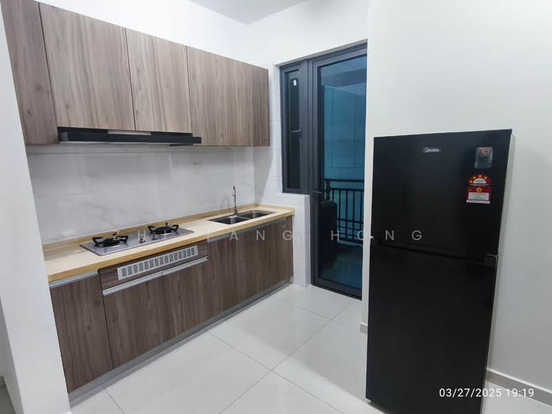 Service Residence for Sale at Country Garden Central Park - Zhi Yang Hong - Kitchen - PropertyGuru.com.my
