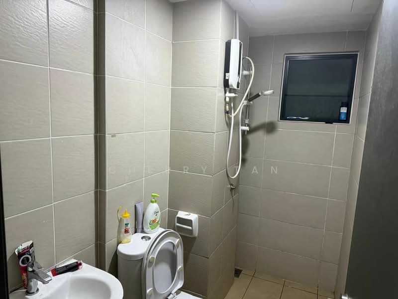 Servis Apartment untuk Disewa di Emira Residence - Cherry Tan - Bathroom - PropertyGuru.com.my