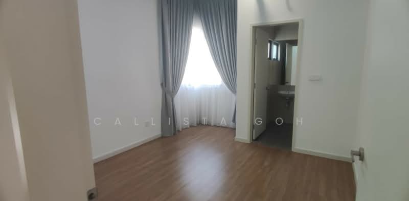 2-storey Terraced House for Sale in Bandar Gamuda Gardens (Rawang) - Callista Goh - 1F_R2 with bathroom - PropertyGuru.com.my