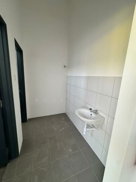 Shop for Rent in Seremban (Negeri Sembilan) - Rose Gan - Interior - PropertyGuru.com.my