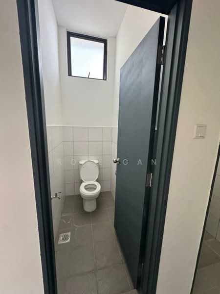 Shop for Rent in Seremban (Negeri Sembilan) - Rose Gan - Bathroom - PropertyGuru.com.my