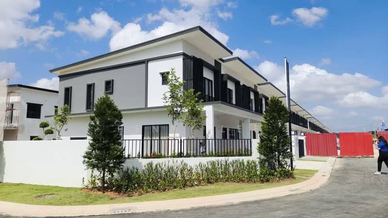 Rumah Teres 2 Tingkat untuk Dijual di Austin Crest (Johor Bahru) - Penny Lee - Exterior - PropertyGuru.com.my