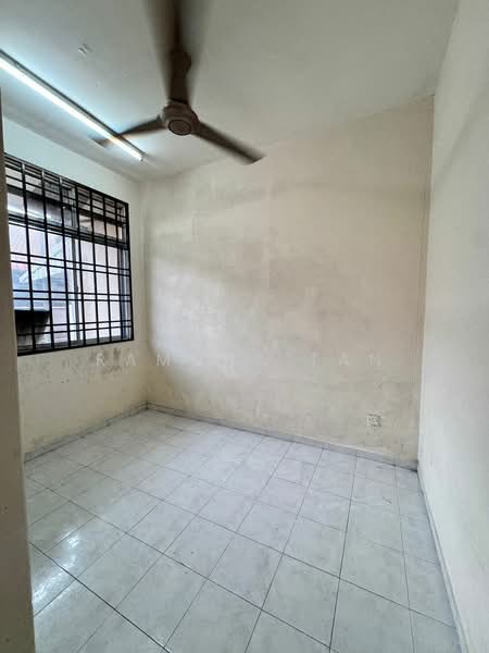 Rumah Teres 1 Tingkat untuk Dijual di Taman Angkasa Nuri (Durian Tunggal) - Ramona Tan - Interior - PropertyGuru.com.my