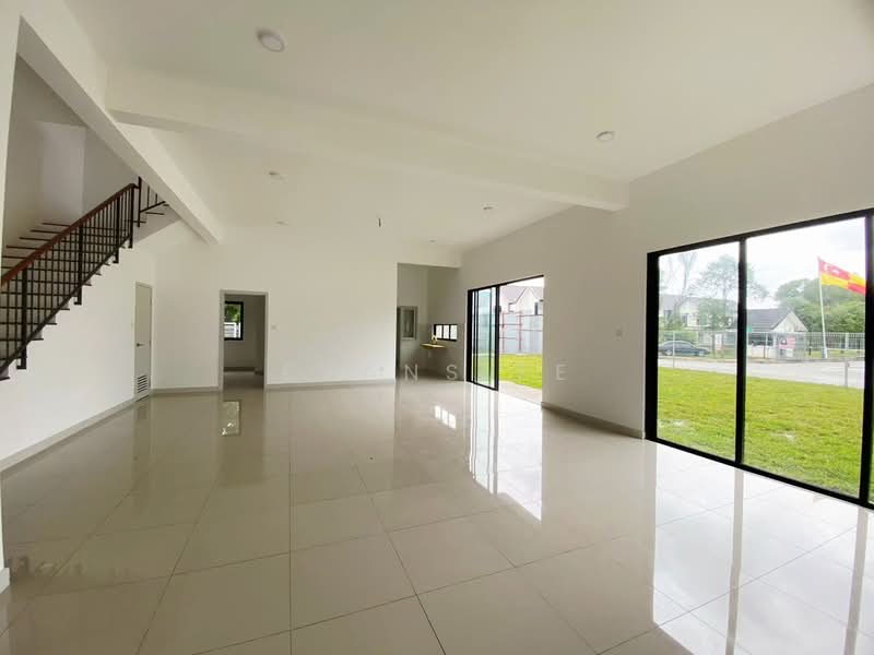 2-storey Terraced House for Sale in Taman Cahaya Alam (Shah Alam) - Evans Ee - Living Room - PropertyGuru.com.my