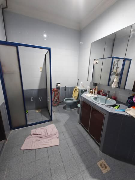 2-storey Terraced House for Sale in Taman Pelangi Indah (Ulu Tiram) - Even Chun - Bathroom - PropertyGuru.com.my