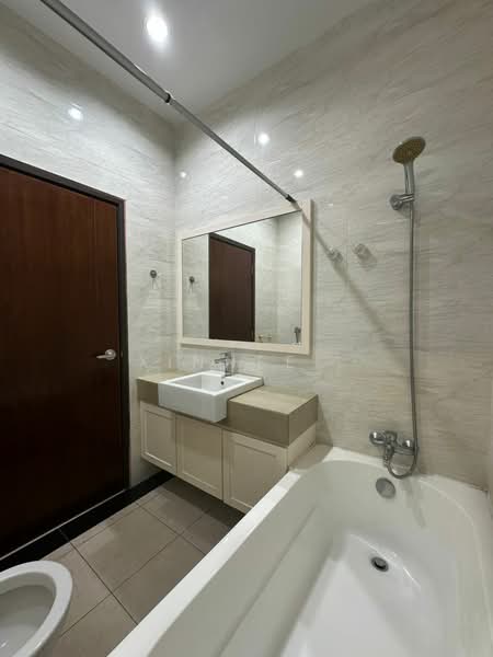 Condominium for Sale at Surin Condominium - Xinnee . - Bathroom - PropertyGuru.com.my