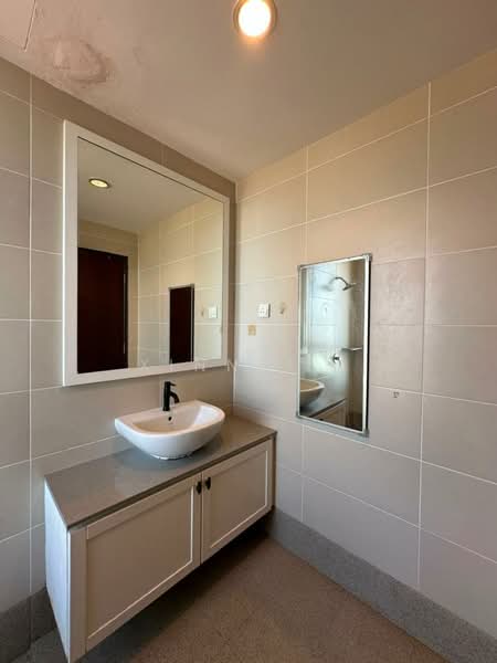 Kondominium untuk Dijual di Surin Condominium - Xinnee . - Bathroom - PropertyGuru.com.my