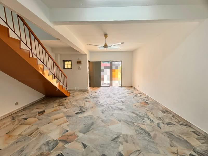 Bandar Country Homes , Desa 1 , Desa 4 , Rawang untuk Untuk Dijual - RM 388,000, Mac 2026 - Living Room - PropertyGuru.com.my