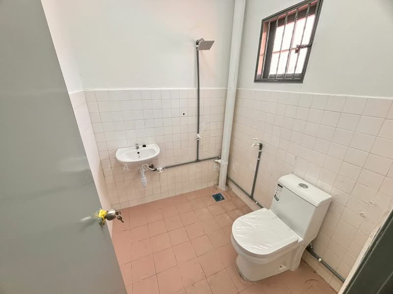 Bandar Country Homes , Desa 1 , Desa 4 , Rawang untuk Untuk Dijual - RM 388,000, Mac 2026 - Bathroom - PropertyGuru.com.my