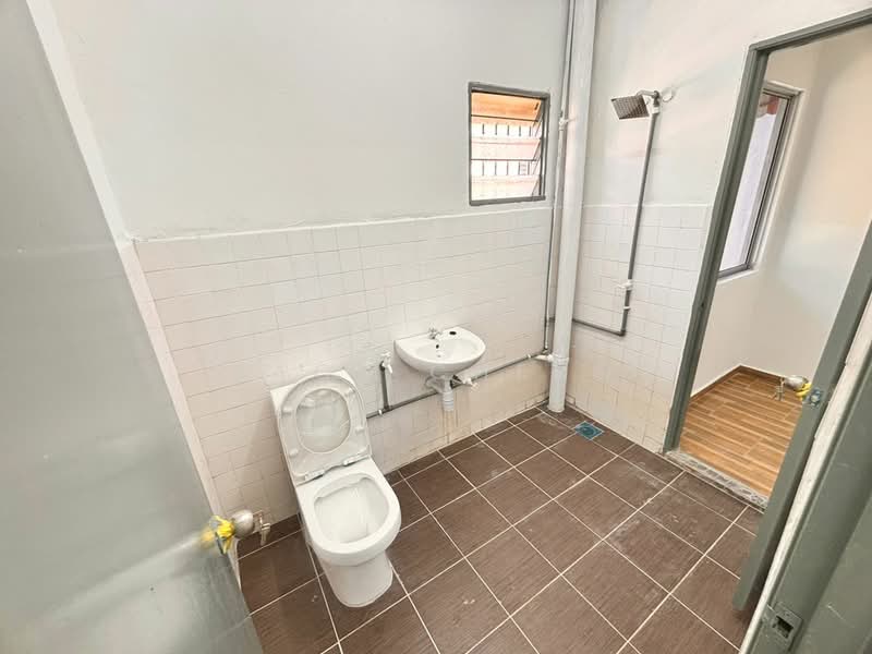 Bandar Country Homes , Desa 1 , Desa 4 , Rawang untuk Untuk Dijual - RM 388,000, Mac 2026 - Bathroom - PropertyGuru.com.my