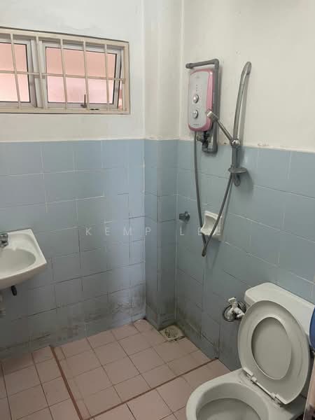 Seri Puri untuk Untuk Disewa - RM 1,300 /bulan, Mac 2026 - Bathroom - PropertyGuru.com.my