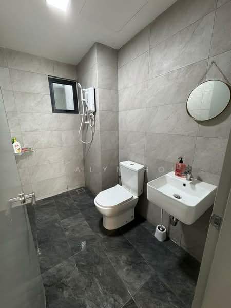 Tulip Residence untuk Untuk Disewa - RM 2,200 /bulan, Mac 2026 - Bathroom - PropertyGuru.com.my