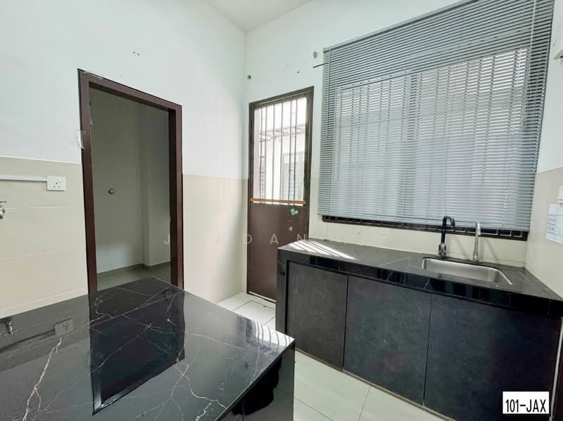 Setia Utama 2 untuk Untuk Dijual - RM 950,000, Mac 2026 - Kitchen - PropertyGuru.com.my