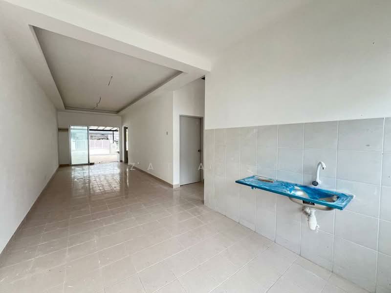 Terraced House for Sale in Penor (Pahang) - Izzat Azman - Kitchen - PropertyGuru.com.my