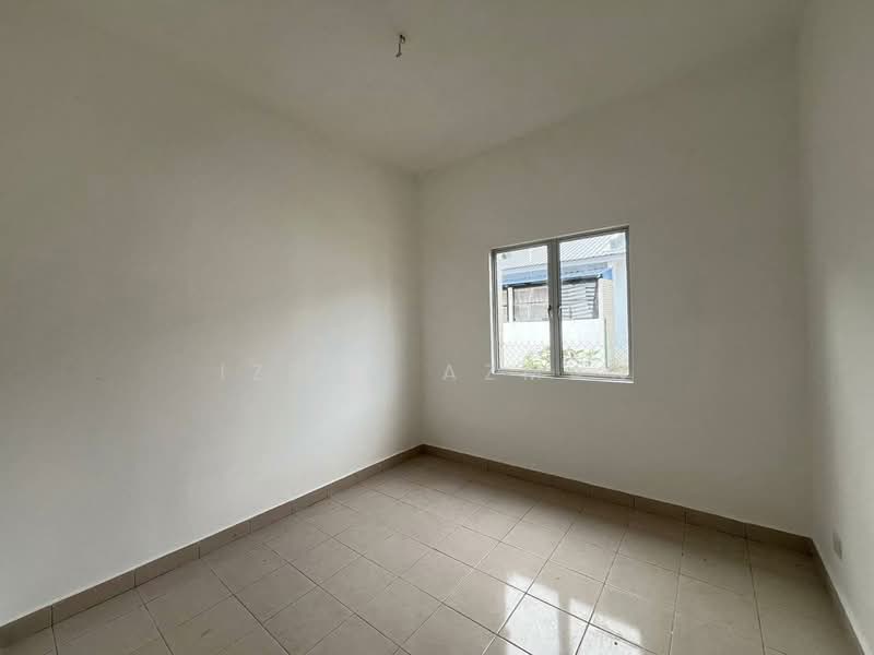 Terraced House for Sale in Penor (Pahang) - Izzat Azman - Bedroom - PropertyGuru.com.my