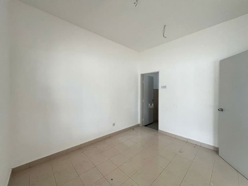 Terraced House for Sale in Penor (Pahang) - Izzat Azman - Masterbedroom - PropertyGuru.com.my