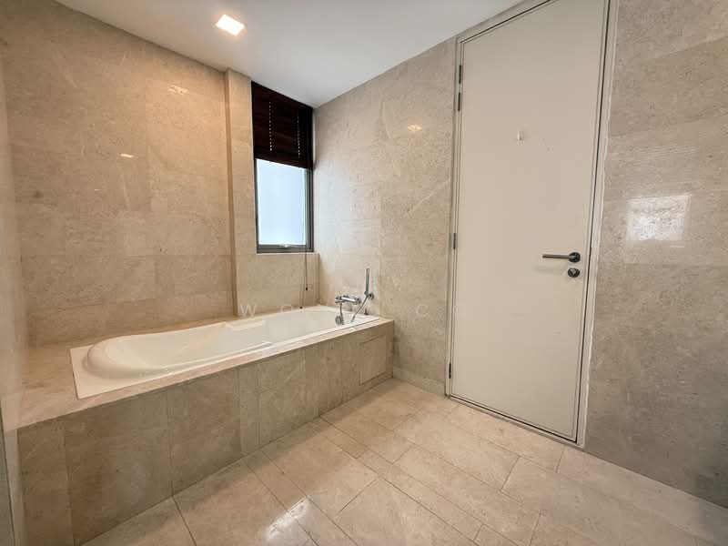 2 Hampshire untuk Untuk Disewa - RM 6,799 /bulan, Mac 2026 - Bathroom - PropertyGuru.com.my