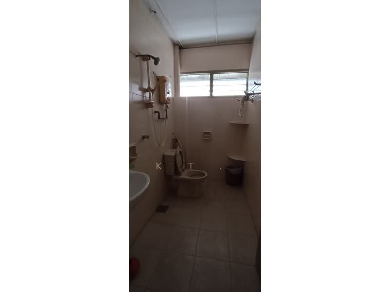 2.5-storey Terraced House for Sale in SS17 (Subang Jaya) - Kit . - Bathroom - PropertyGuru.com.my