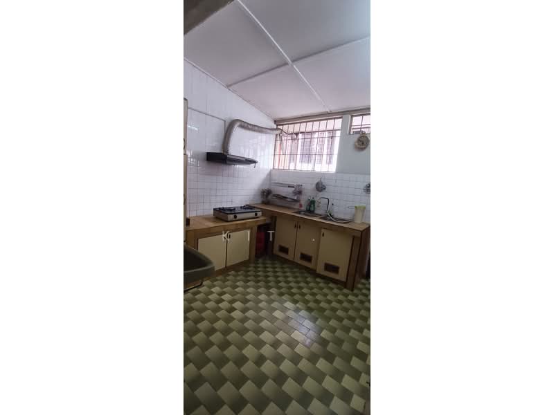 2.5-storey Terraced House for Sale in SS17 (Subang Jaya) - Kit . - Kitchen - PropertyGuru.com.my