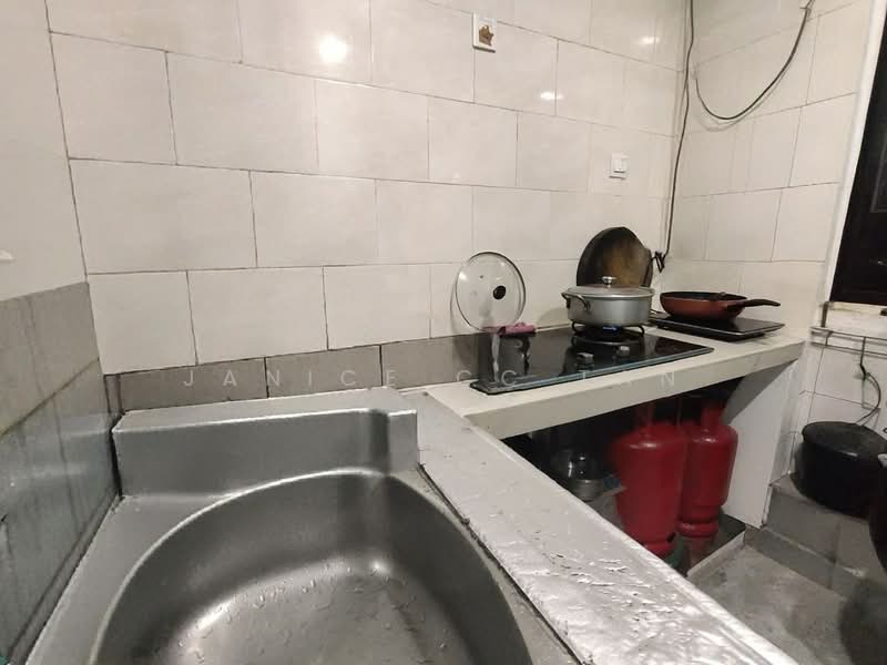 Condominium for Rent at Atmosfera Kondominium - Janice CC Tan - Kitchen - PropertyGuru.com.my