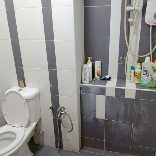 Service Residence for Rent at D'Ambience Residences (Pangsapuri Ikatan Flora) - Samantha Tang - Bathroom - PropertyGuru.com.my