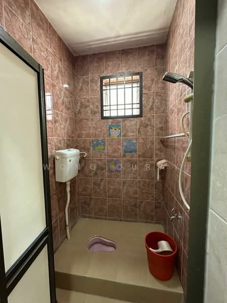 2-storey Terraced House for Sale in Johor Bahru (Johor) - Wong Ouray - Bathroom - PropertyGuru.com.my