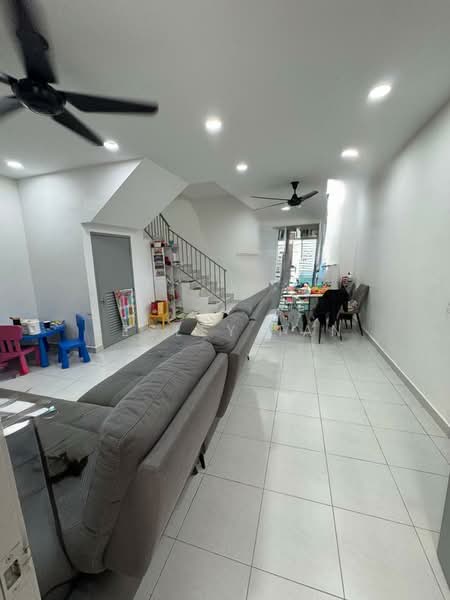 2.5-storey Terraced House for Sale in Johor Bahru (Johor) - Lesley Tan - Living Room - PropertyGuru.com.my