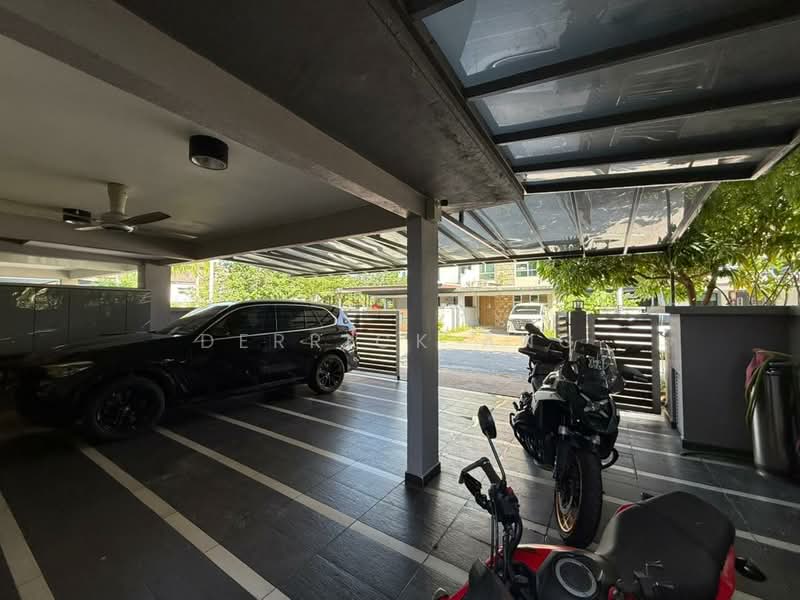 Semi-Detached House for Sale in Bukit Rahman Putra (Sungai Buloh) - Derrick Ang - Car Park - PropertyGuru.com.my