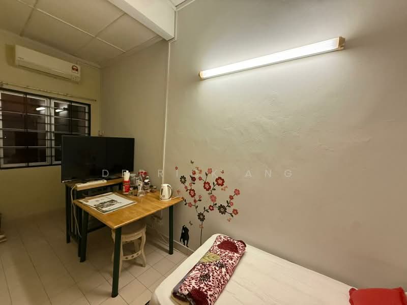 2-storey Terraced House for Sale in Bukit Rahman Putra (Sungai Buloh) - Derrick Ang - Bedroom - PropertyGuru.com.my