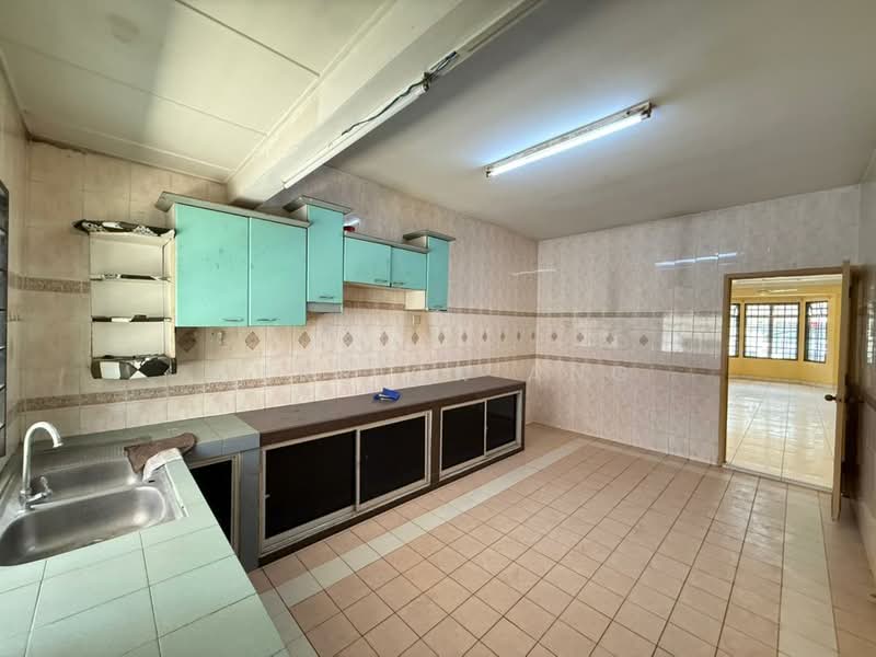 Rumah Teres 2-Tingkat untuk Dijual di Bukit Rahman Putra (Sungai Buloh) - Derrick Ang - Kitchen - PropertyGuru.com.my